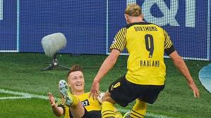 P a r i s our city, not yours. Borussia Dortmund Eintrach Inspired Haaland Leads Dortmund S Thrashing Of Eintracht Frankfurt Bundesliga