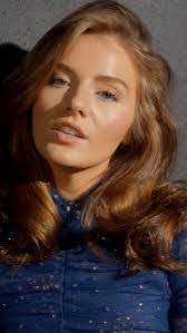 Emilie Russell's Instagram, Twitter & Facebook