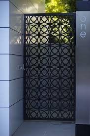 Pin By Karmen Bahor On Porte Exterieur Modern Gate Iron Doors Modern Exterior