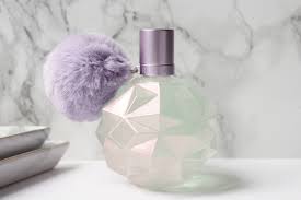I can smell some tangyness from the cassis, which is a nice contrast to the sweet vanillic marshmallows that are included in all of ariana grande's fragrances, moonlight being no exception. Ariana Grande Moonlight Perfume Hannah Heartss Bloglovin