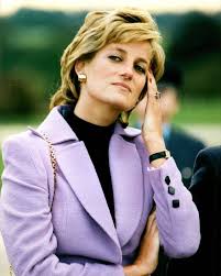 Diana de gales camilla parker bowles the crown. Pin By å°æž— ä¿¡è¡Œ On Diana Lady Diana Princes Diana Princess Diana Fashion