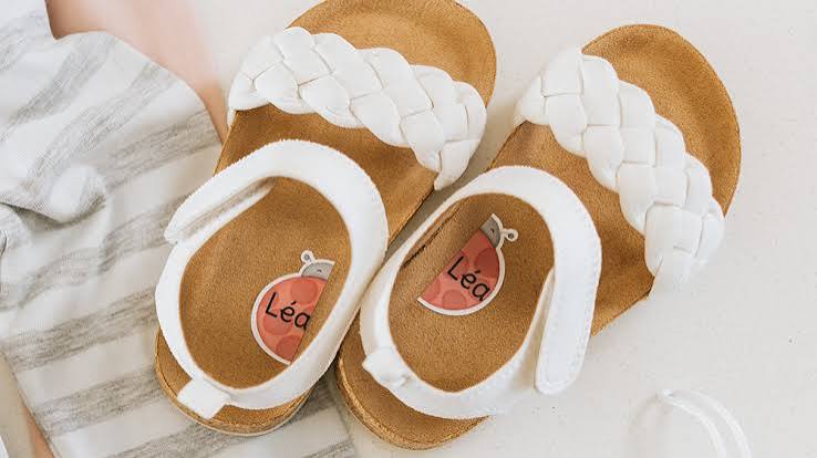 When do babies needs shoes? - Colle à Moi