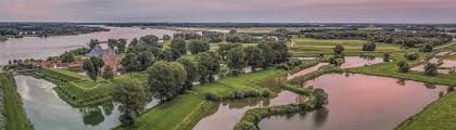 De nieuwe hollandse waterlinie is een voormalige verdedigingslinie tussen muiden en de biesbosch, met water als verdedigingsmiddel. Werelderfgoed Stelling Van Amsterdam Uitgebreid Met Nieuwe Hollandse Waterlinie Unesco Commissie