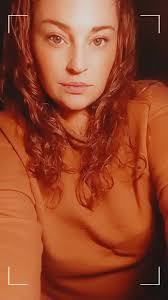 Laurie Labelle's Instagram, Twitter & Facebook