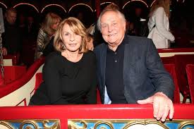 Born 13 may 1941) is an austrian film, stage and television actress, producer and author living in germany. Treffen Sie Michael Verhoeven Den Ehemann Von Senta Berger