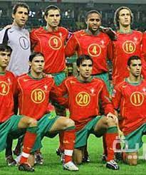 Tengok saja jersey ketiga 'serigala' yang mirip seragam negara semenanjung iberia itu. Nani Didampingi Brondong