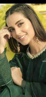 Pin By Mughalmughal Back On Iqra Aziz Stylish Short Dresses Pakistani Party Wear Dresses Pakistani Women Dresses