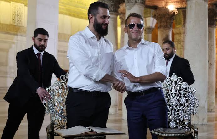 Attentats à la bombe près de l'hôtel d'Emmanuel Macron en Syrie... Le  Président « sain et sauf », assure l'Elysée