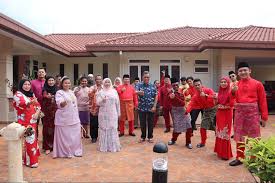 Abdul rashid bin asari is a malaysian politician from the malaysian united indigenous party, a component party of the ruling perikatan nasio. Datuk To Be Investigated For Violating Hari Raya Sop With 21 People Visiting His Residence World Of Buzz