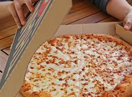 This Beloved Fast Food Pizza Chain Is Closing 300 Locations Eat This Not That Pizza Hut Pizza Pizza Chains