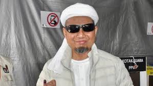 Hal itu terlihat dalam video yang diunggah di instagram @lambe_turah, senin (19/4/2021). Ustaz Zacky Mirza Kenang Sosok Ustaz Arifin Ilham Sebagai Guru