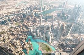 How many escalators are in the burj khalifa? Burj Khalifa Was Du Vor Deinem Besuch Wissen Musst Urlaub In Dubai