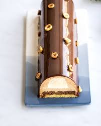 Maxime On Instagram Nouvelle Recette Une Buche Praline Cafe Et Zestes De Clementine Je La Conserve Au Congelateur Chocolat Patisserie Feve De Cacao