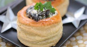 Bouchees A La Reine Et Vol Au Vent 30 Recettes Festives Et Raffinees Vol Au Vent Bouchees A La Reine Recettes De Cuisine