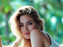 Makin Lengket, Richard Kyle Temani Jessica Iskandar di Pesta Ultah El  Barrack