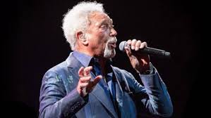 Tom Jones revela que sufrió acoso sexual en sus inicios: «Lo que se intenta  en las mujeres se intenta también en los hombres»