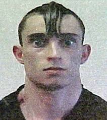 Customs: Chain saw no reason to turn back self-proclaimed assassin