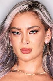 Haley Davies's Instagram, Twitter & Facebook