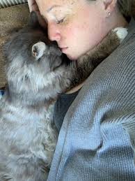 This Woman Opened Her Heart To A Cat Who Spent 12 Years In A Rabbit Cage