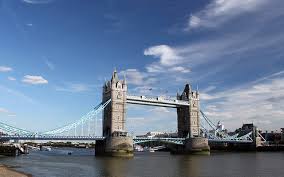 The united kingdom is surrounded by the north sea, english channel, atlantic ocean, and the celtic sea. The Great Uk Bucket List 100 Things To Do In The Uk Claire S Footsteps