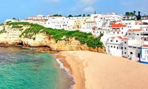 Portugal's mediterranean charm is most prominent on the golden beaches of the algarve; Die 10 Besten Hotels In Portugal Dort Ubernachten Sie In Portugal