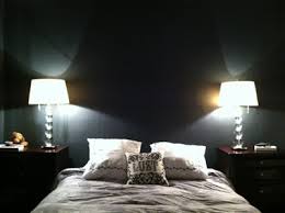 غرف نوم مودرن بدهان حوائط وجدران باللون الأسود Black Walls Bedroom Bedroom Wall Paint Colors Black Walls