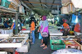 Very close to highly recommended kedonganan fish market, where you can buy daily fresh fish/sea food for very good money and next to market they will cook it for you for even better money. Kedonganan Fish Market In Bali Traditional Fish Market Near Jimbaran Go Guides