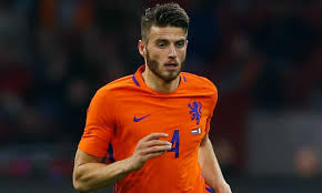 Southampton signed netherlands defender wesley hoedt from lazio for a reported £15 million (16.4 million euros, $19 million). Southampton Maintain Van Dijk Stance As Wesley Hoedt Checks In At The Club Southampton The Guardian