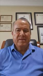 El profesor Efraín Flores los invita a nuestra escuela vespertina ⚽️🔥,  Para más información comunícate a los teléfonos:, +1 (619) 339-7189 🇺🇸,  +52 664 308 1588 🇲🇽, +52 33 9688-6702 📱(whats app)