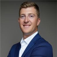 Chris Pifer's Instagram, Twitter & Facebook