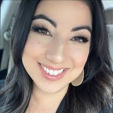 Lori Barczak's Instagram, Twitter & Facebook