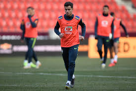 Resultado de imagem para Tite tira Arthur, muda a zaga e mantÃ©m Coutinho entre os titulares