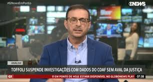 The channel was relaunched on 18 october 2010 with a new logo and a new slogan nunca desliga! (=(it) never turns off!), fewer repeats of their primetime programming during daytime. Jornalista Da Globonews Aparece Rebolando Em Telejornal Ao Vivo