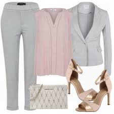 Bekleidung für damen bei otto kaufen › neue modetrends 2021 ✔ trendige styles & klassische kollektionen ✔ bestelle jetzt ihre damenmode bei otto! About You Top Outfit Fruhlings Outfits Bei Frauenoutfits De Festliches Outfit Outfits Casual Modestil