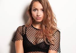 I've made a playlist with all emma's songs brought out on spotify so far! Skinny Small Boobs Women Long Hair Looking At Viewer Closed Mouth Blonde Emma Heesters Brown Eyes Short Tops Necklace See Through Bra 3508x2480 Wallpaper Wallhaven Cc