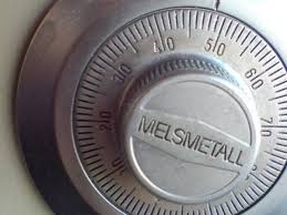 Open the safe door · 1. How To Troubleshoot To Open Safe Combination Locks Dengarden