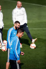 Der name raphael (רָפָאֵל) ist hebräisch. Coach Zinedine Zidane Of Real Madrid Karim Benzema Of Real Madrid Real Madrid Zinedine Zidane Raphael Varane