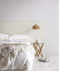 des petits trous idee tete de lit interieur de chambre deco tete de lit