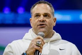 Barry Roman's Instagram, Twitter & Facebook