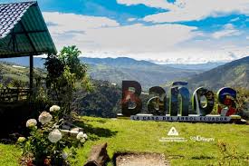 Baños de agua santa es una ciudad pequeña y llena de atractivos turísticos, la cual se encuentra ubicada en la sierra central de ecuador, alrededor la ciudad de baños es un sitio y lugar turístico, para muchos turistas y aventureros, en la cual es muy fácil de llegar a este hermoso lugar, lo puede. Casa Del Arbol Banos