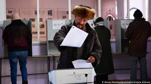 Entra y vota por tus favoritos. Sadyr Japarov Gana Comodamente Las Elecciones De Kirguistan El Mundo Dw 10 01 2021