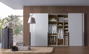 Agar sesuai dengan desain kamar anda, pilih lemari dengan desain minimalis modern. Furniture Minimalis Lemari Pakaian Modern Sakti Desain