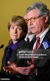 92 Paul Winthrop Photos & High Res Pictures