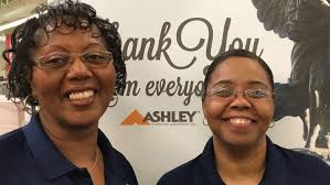 Customer Shoutouts: These Associates Rock!