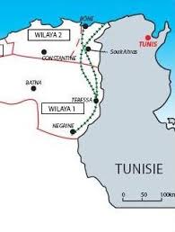 Des citoyens se rendent au consulat de l'algérie pour demander l'asile vidéo. Des Dizaines De Tunisiens Tentent De Franchir La Frontiere A Heddada En Algerie Tunisie