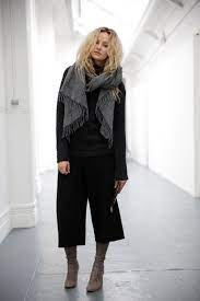 How To Wear Culottes In Winter How To Wear Culottes Fashion Culottes Outfit