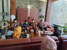 Maybe you would like to learn more about one of these? Kunjungi Lamongan Mendes Ptt Komitmen Naikkan Honor Pendamping Lokal Desa