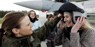 Offizieller auftritt der streitkräfte, betrieben von der redaktion der bundeswehr. Girls Day Bei Bundeswehr Der Glamour Der Armee Taz De