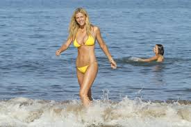 Allan loeb (screenplay) danni (adam sandler) mora da angažuje katherine (jennifer aniston), njegovu vernu asistentkinju, da bi se pretvarao da je njegova uskoro bivša supruga. My Invented Wife Usa 2010 Frankfurt Tipp