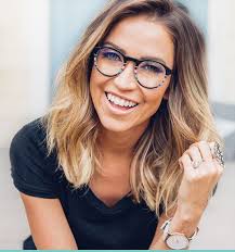 She has a body weight of 121 lbs i.e. Kaitlyn In Her Favorite Glasses The Perfect Way To Accessorize Your Outfit Kaitlyn Bristowe Hair Hair Styles Balayage Hair